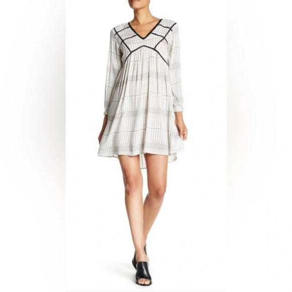 Walter Baker Long Sleeve Babydoll Dress White Black Print Size 10 - Picture 10 of 10